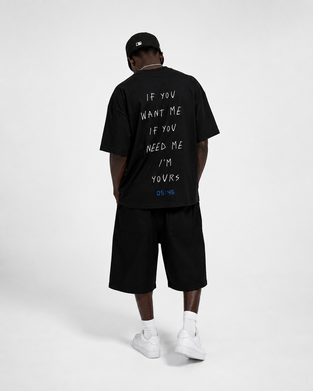 05:46 Oversized Tee